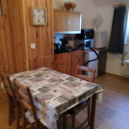 Cozy Apartment In Paliseul With Garden Carlsbourg エクステリア 写真